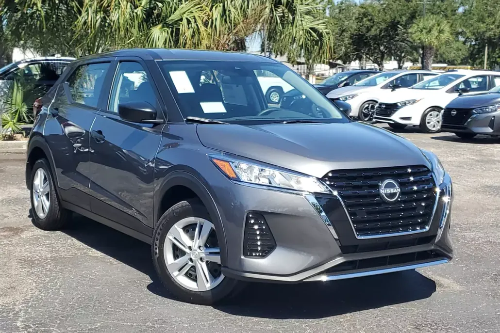 2025 Nissan Kicks Play S photo 1