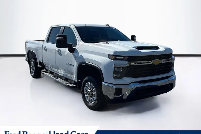2024 Chevrolet Silverado 2500HD LT photo 1