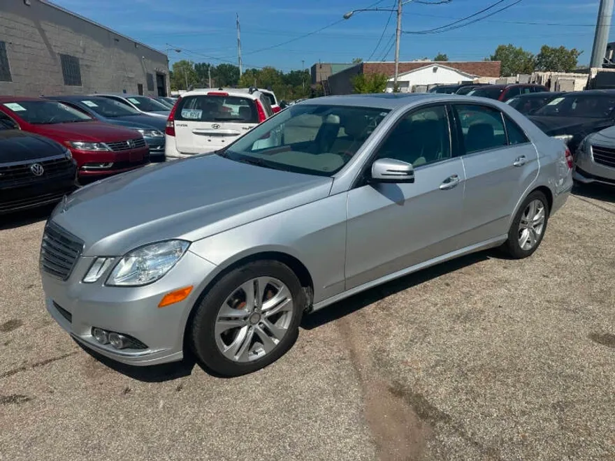 2011 Mercedes Benz E 350 4MATIC photo 1