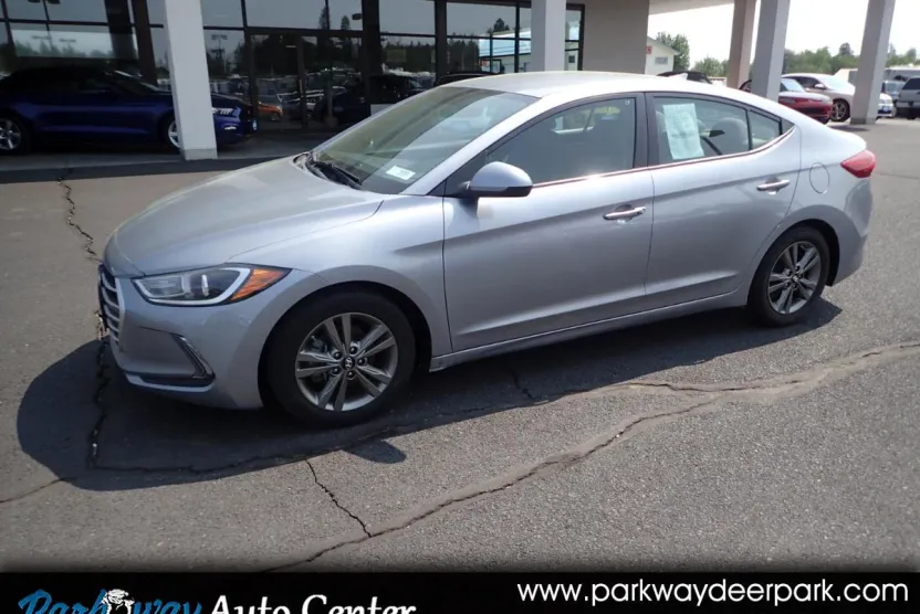 2017 Hyundai Elantra SE photo 1