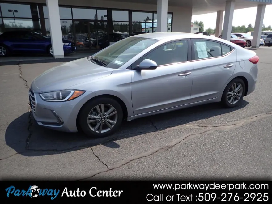 2017 Hyundai Elantra SE photo 1