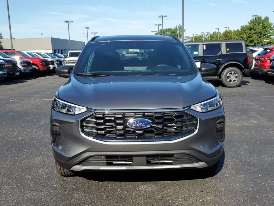 2025 Ford Escape ST-Line photo 1