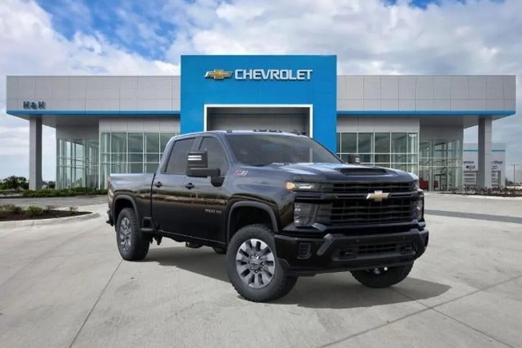 2026 Chevrolet Silverado 2500HD Custom photo 1