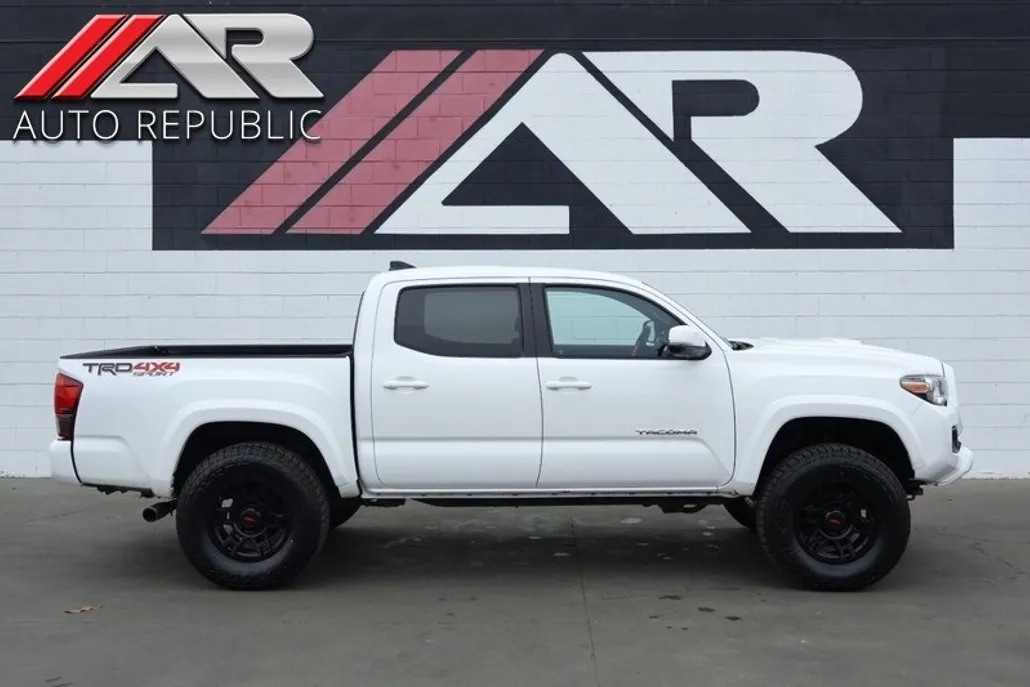 2019 Toyota Tacoma 4x4 TRD Sport photo 1