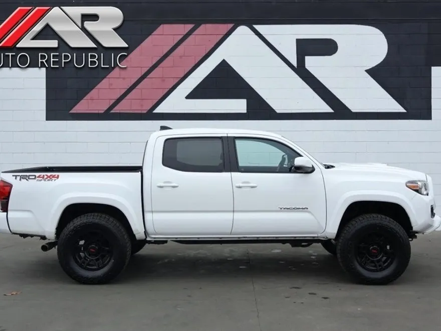 2019 Toyota Tacoma 4x4 TRD Sport photo 1