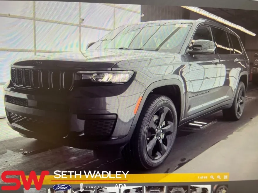 2022 Jeep Grand Cherokee Altitude photo 1