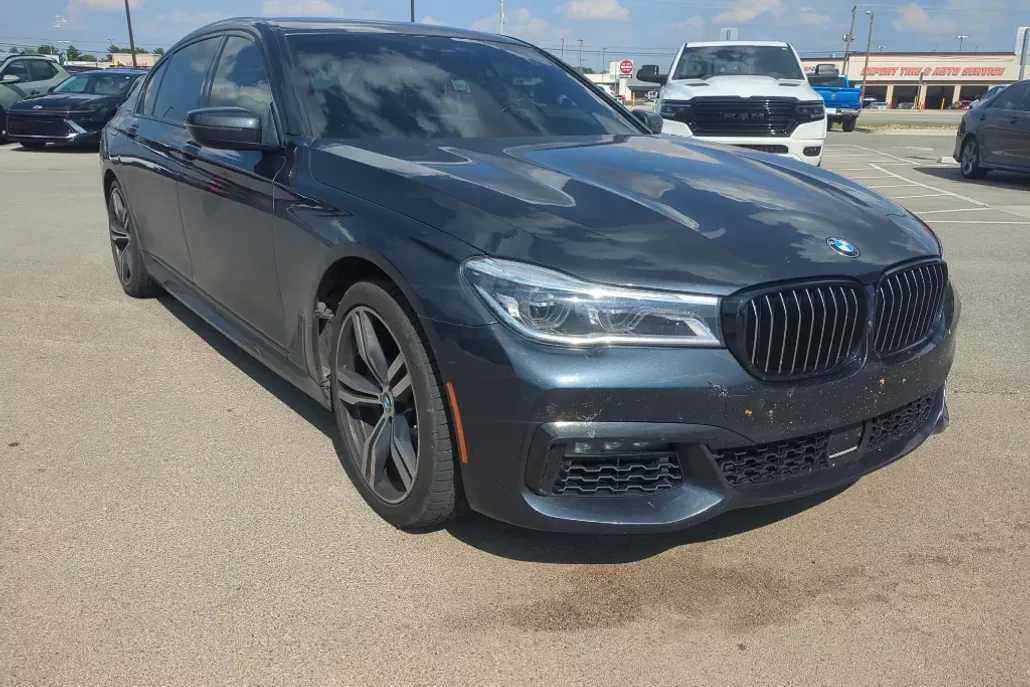 2019 Bmw 750i Sedan photo 1