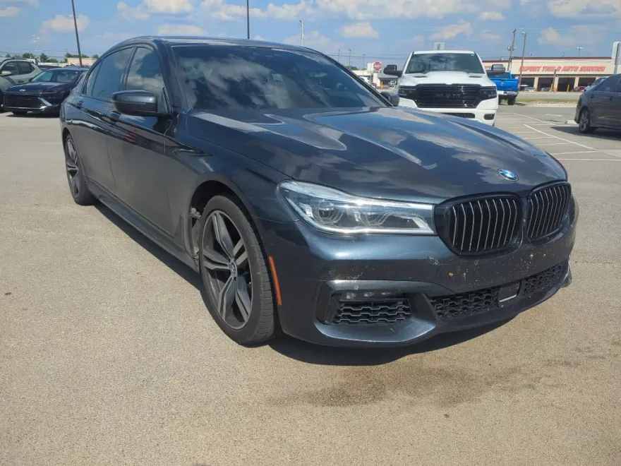 2019 Bmw 750i Sedan photo 1
