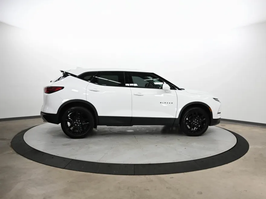 2023 Chevrolet Blazer 2LT photo 1