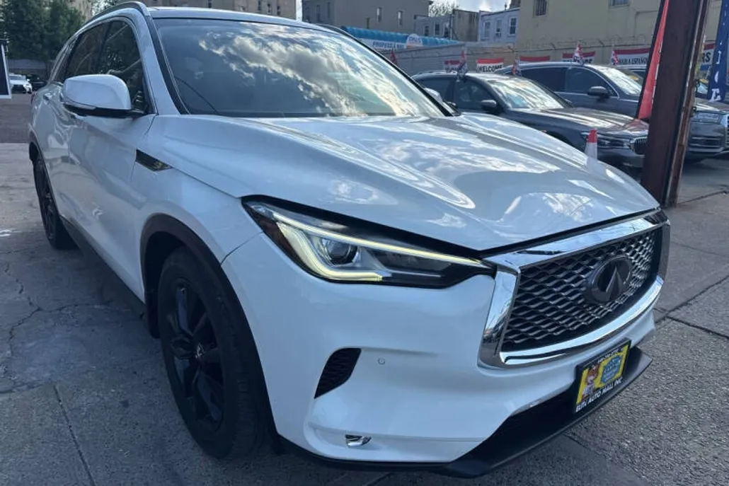 2019 Infiniti QX50 Essential photo 1
