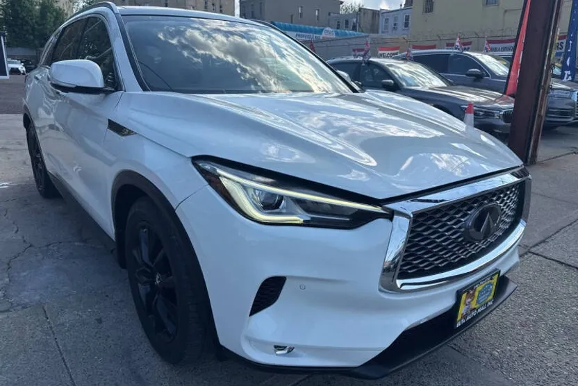 2019 Infiniti QX50 Essential photo 1