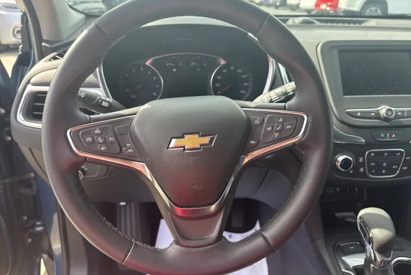 2024 Chevrolet Equinox LT photo 1