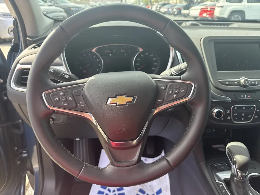 2024 Chevrolet Equinox LT photo 1