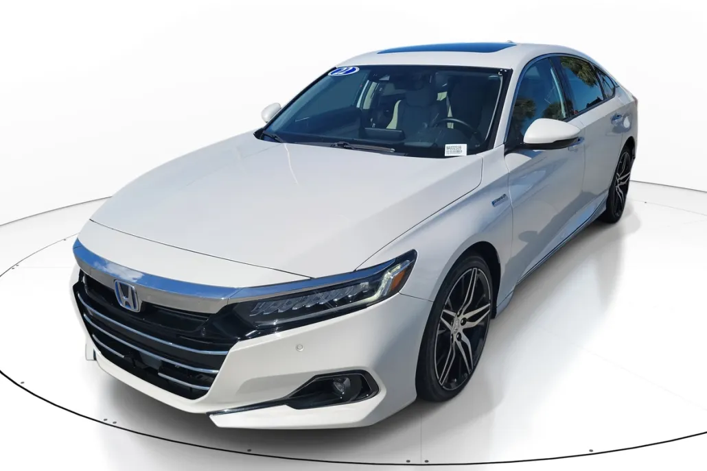 2022 Honda Accord Hybrid Touring photo 1