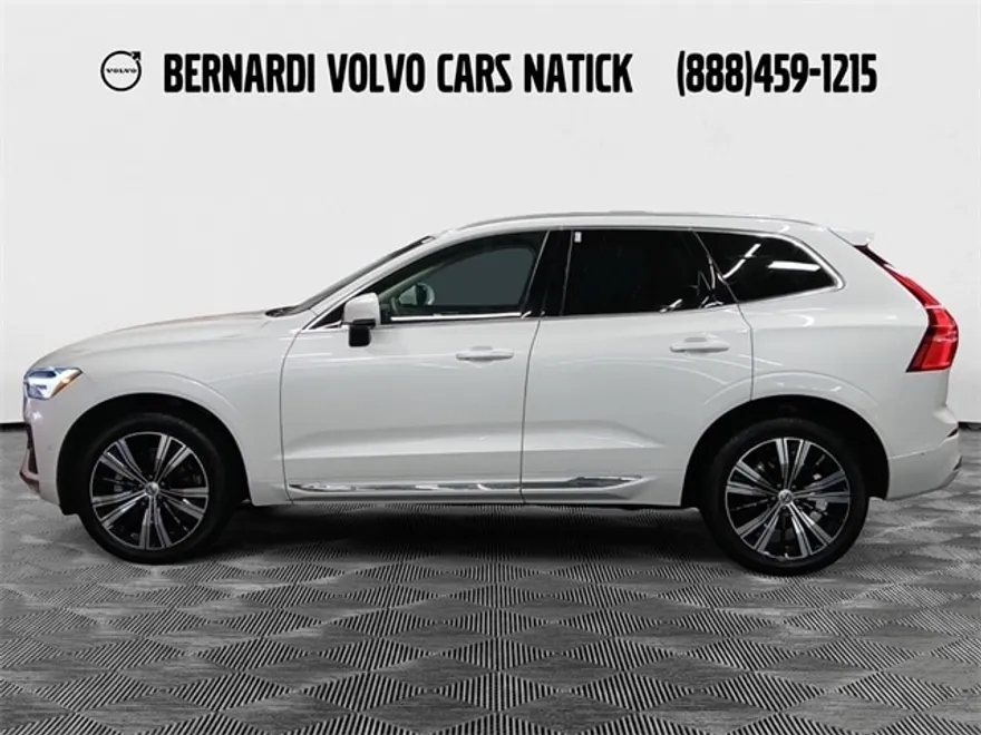 2023 Volvo XC60 B5 Plus photo 1