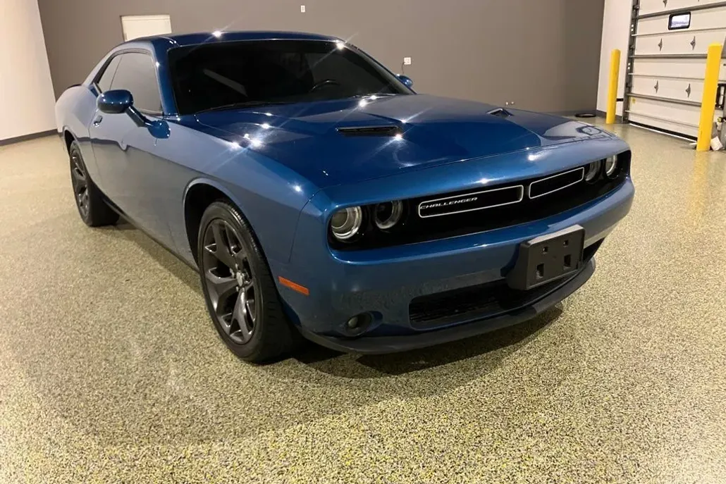 2021 Dodge Challenger SXT photo 1