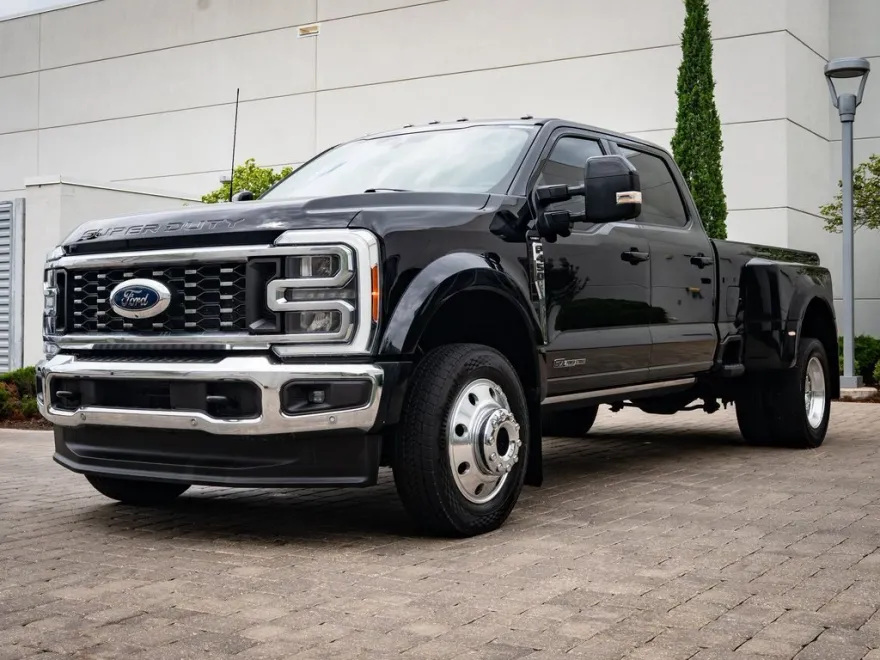 2023 Ford F-450 photo 1
