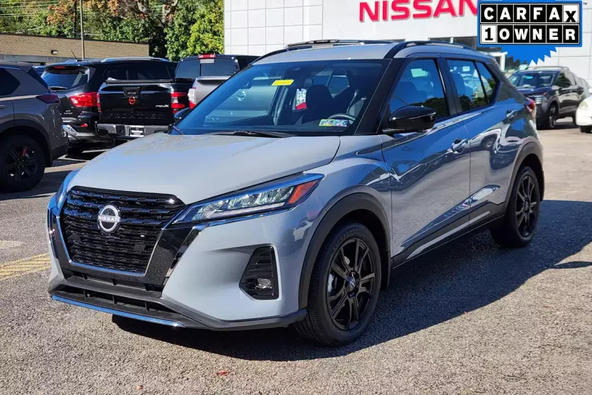 2024 Nissan Kicks SR photo 1