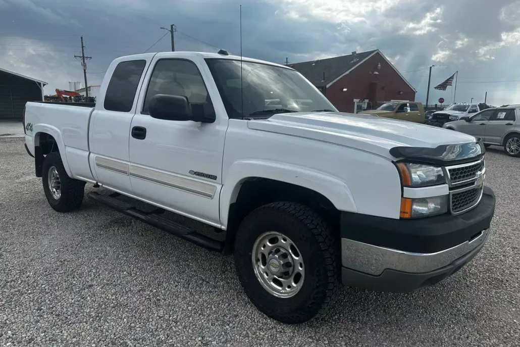 2005 Chevrolet Silverado 2500HD LS photo 1