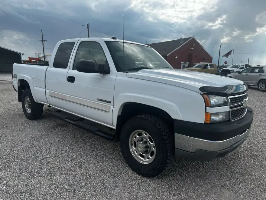 2005 Chevrolet Silverado 2500HD LS photo 1