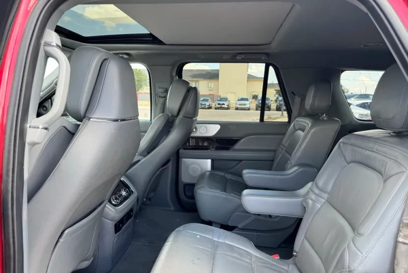 2020 Lincoln Navigator L Reserve photo 1