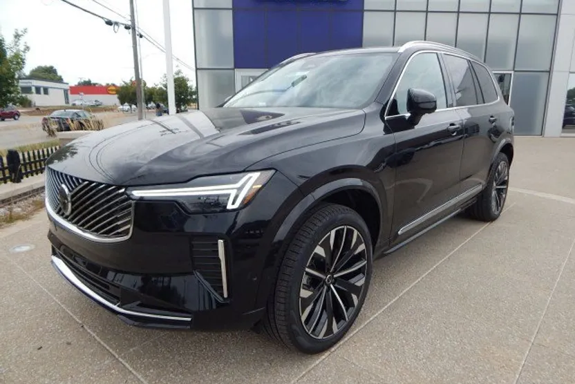 2026 Volvo XC90 Plus photo 1