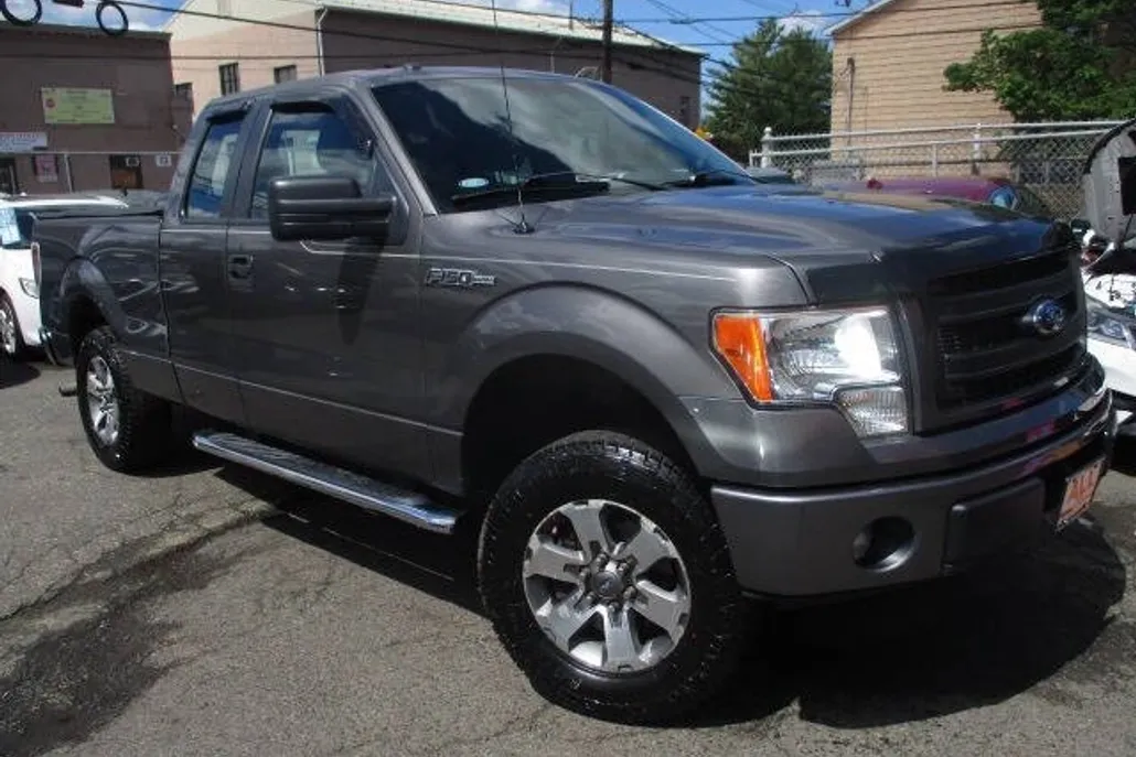 2013 Ford F-150 STX photo 1