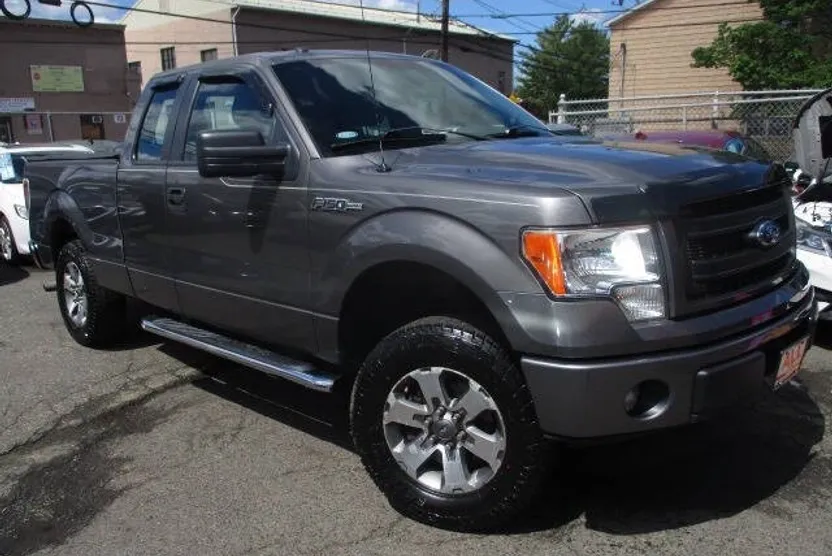 2013 Ford F-150 STX photo 1