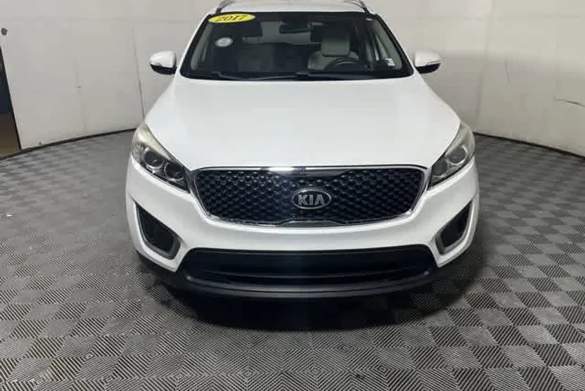 2017 Kia Sorento LX photo 1