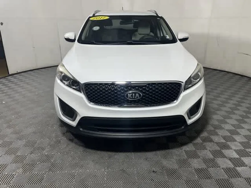 2017 Kia Sorento LX photo 1