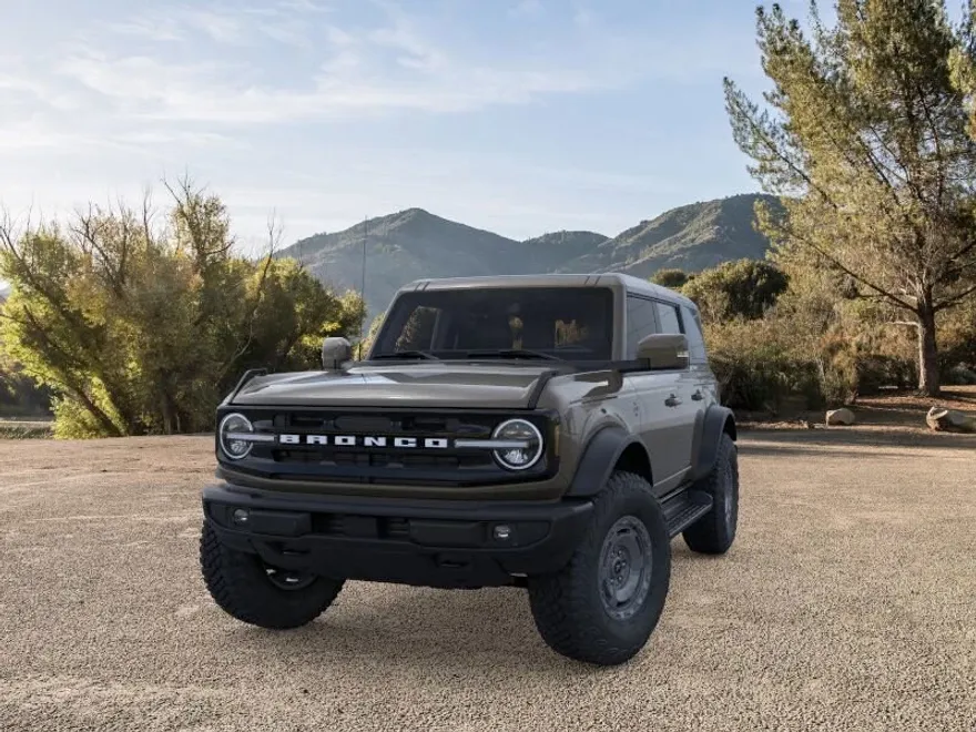 2025 Ford Bronco Outer Banks photo 1