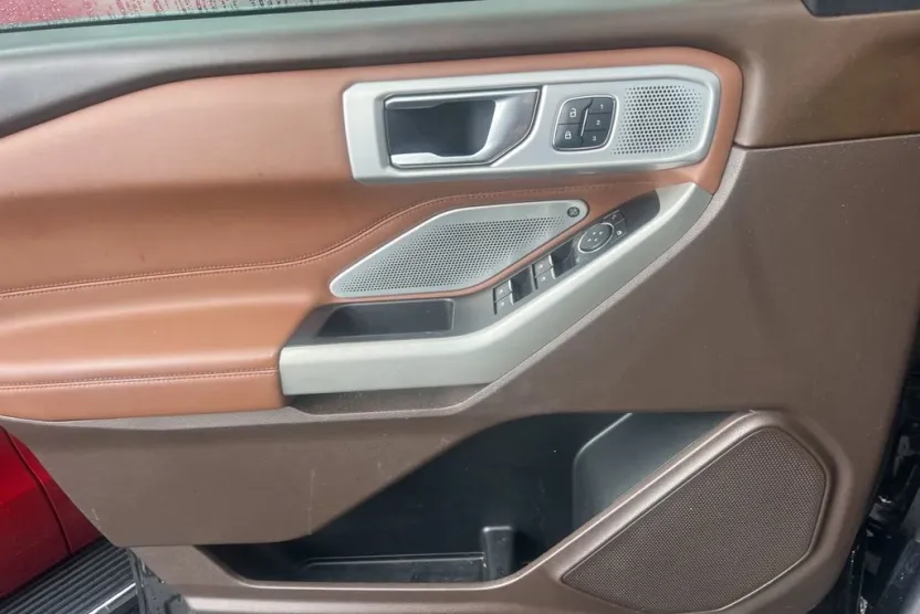 2022 Ford Explorer King Ranch photo 1