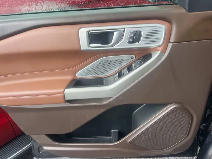 2022 Ford Explorer King Ranch photo 1