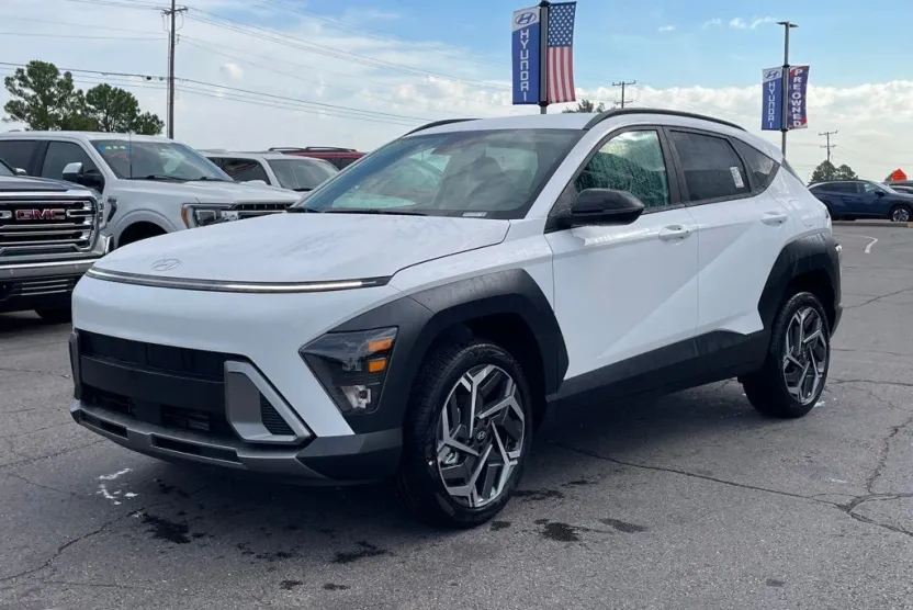 2026 Hyundai Kona SEL photo 1