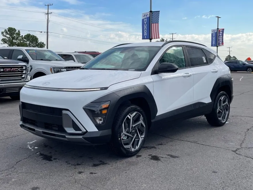 2026 Hyundai Kona SEL photo 1