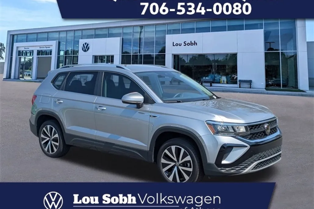 2024 Volkswagen Taos SE photo 1