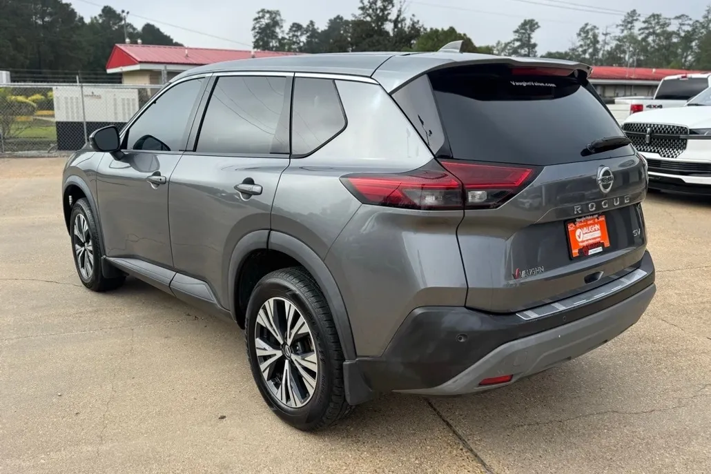 2021 Nissan Rogue SV photo 1