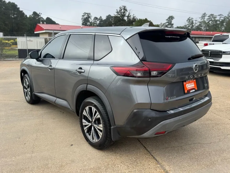 2021 Nissan Rogue SV photo 1