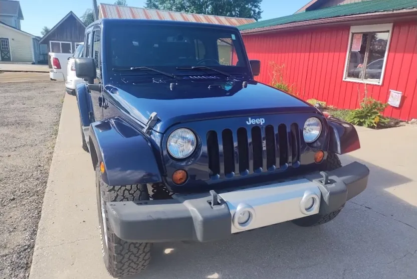2013 Jeep Wrangler Sahara photo 1