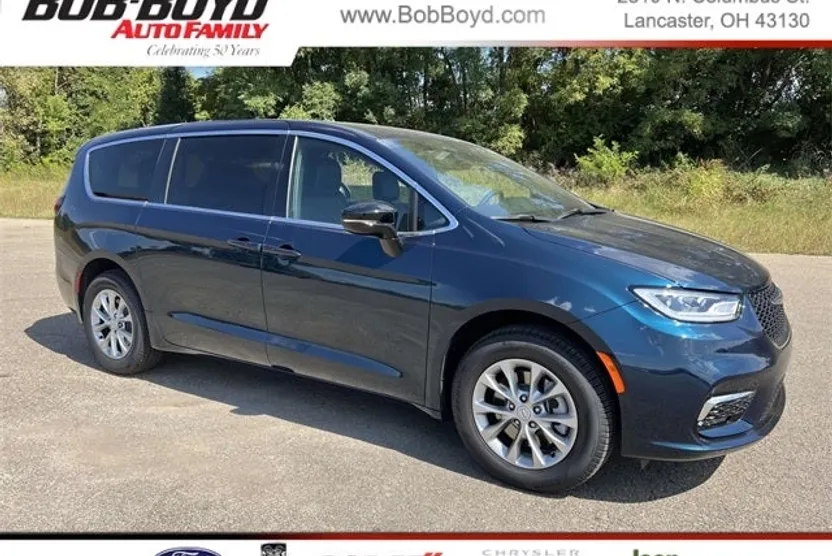 2025 Chrysler Pacifica photo 1