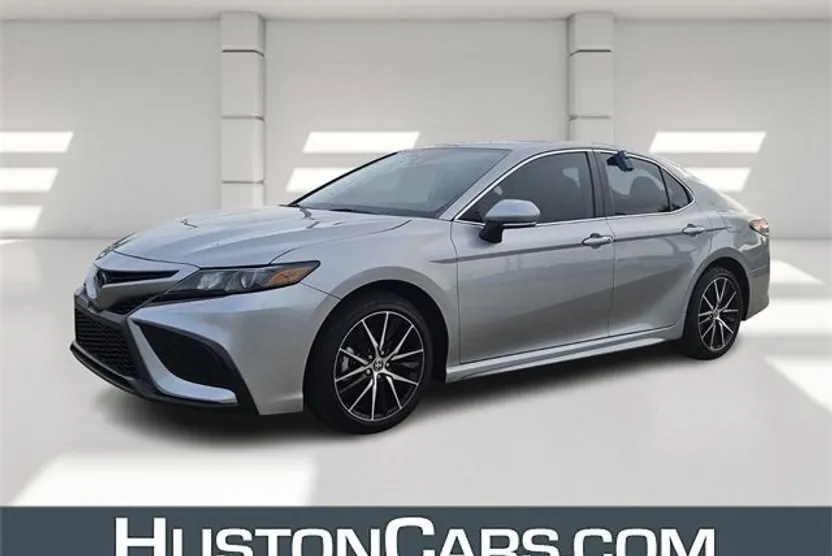 2023 Toyota Camry SE photo 1