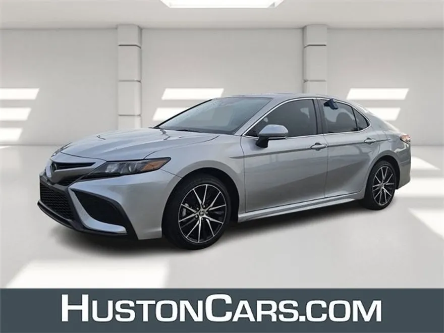 2023 Toyota Camry SE photo 1