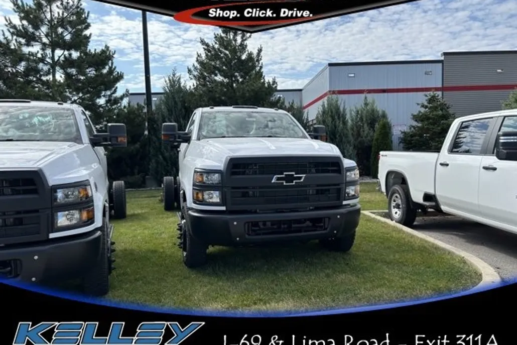2024 Chevrolet Silverado 6500HD Work Truck photo 1