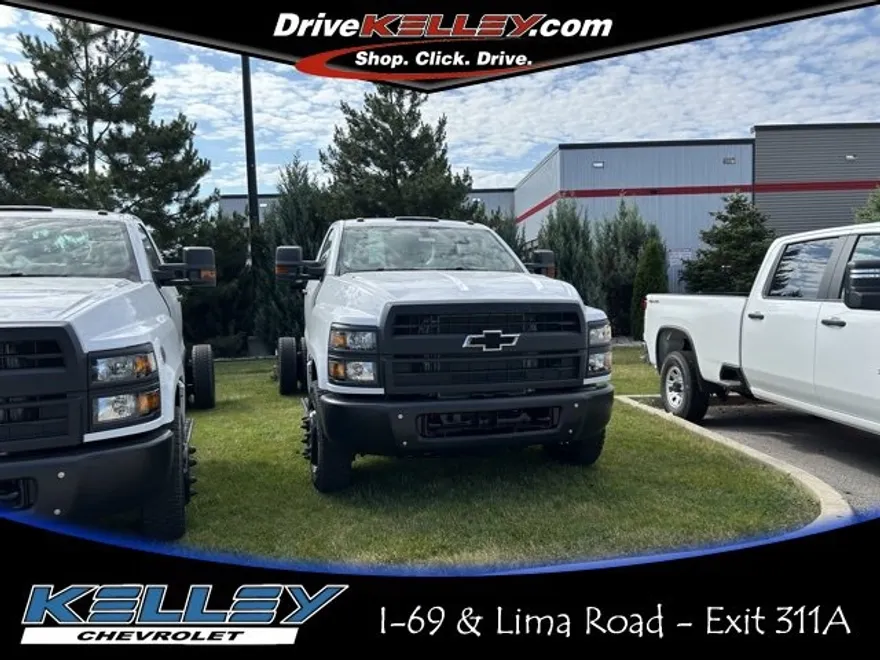2024 Chevrolet Silverado 6500HD Work Truck photo 1