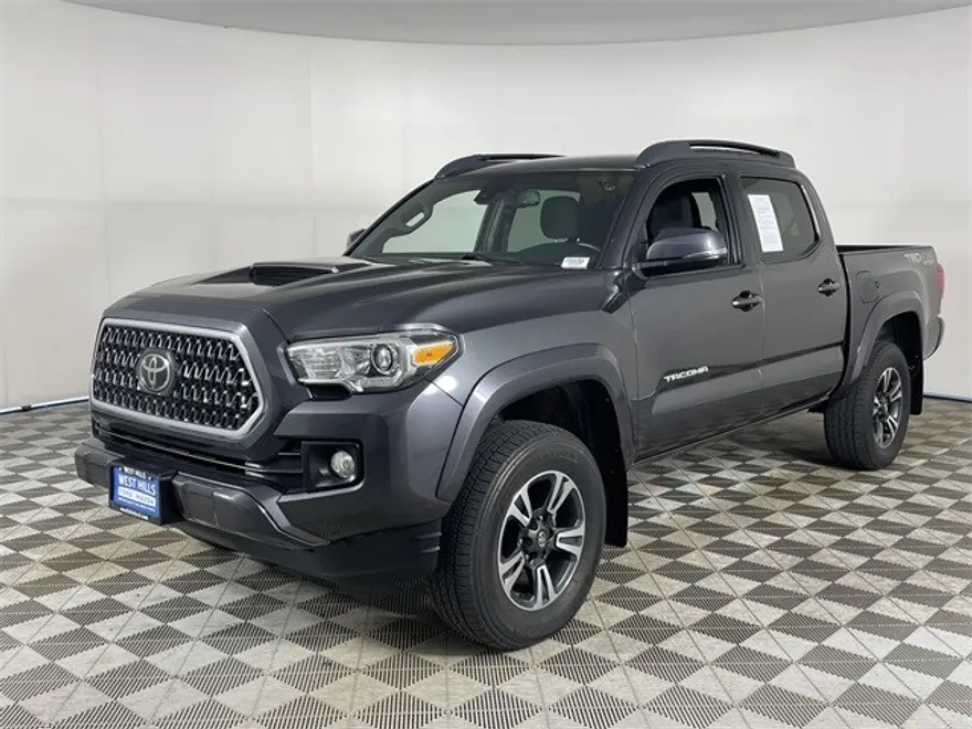 2019 Toyota Tacoma TRD Sport V6 photo 1