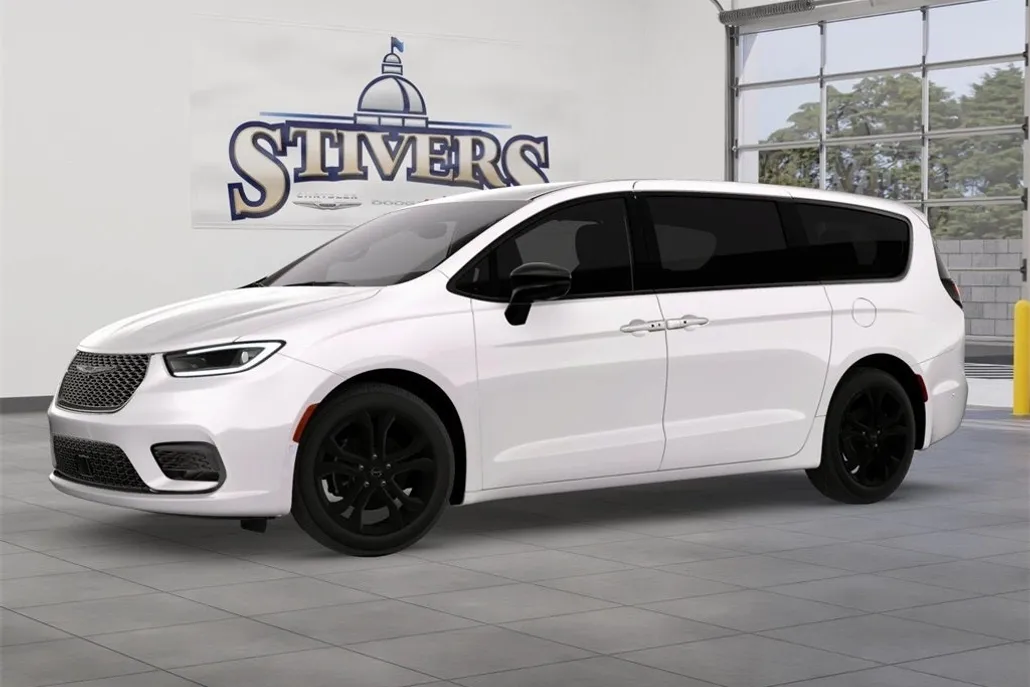 2026 Chrysler Pacifica photo 1