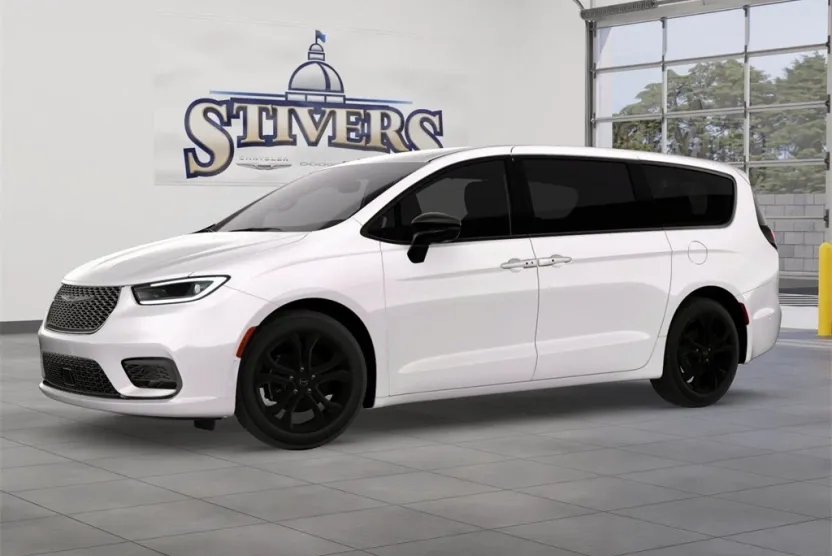 2026 Chrysler Pacifica photo 1