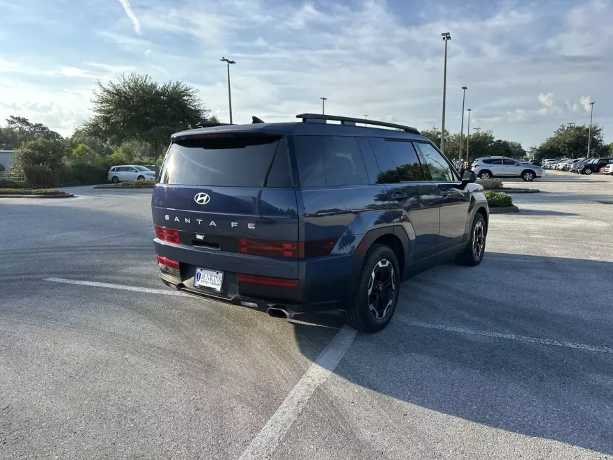 2025 Hyundai Santa Fe SEL photo 1
