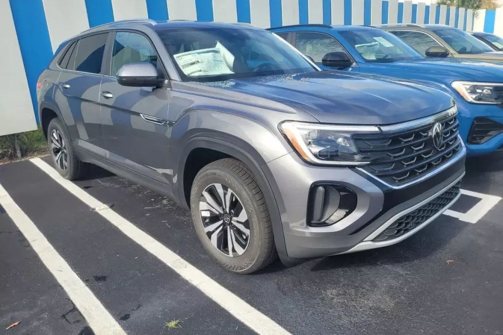 2025 Volkswagen Atlas Cross Sport SE photo 1