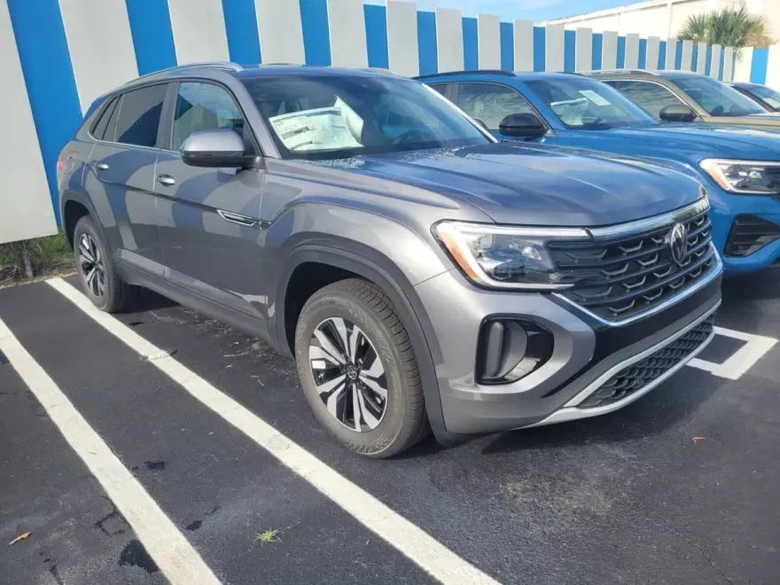 2025 Volkswagen Atlas Cross Sport SE photo 1